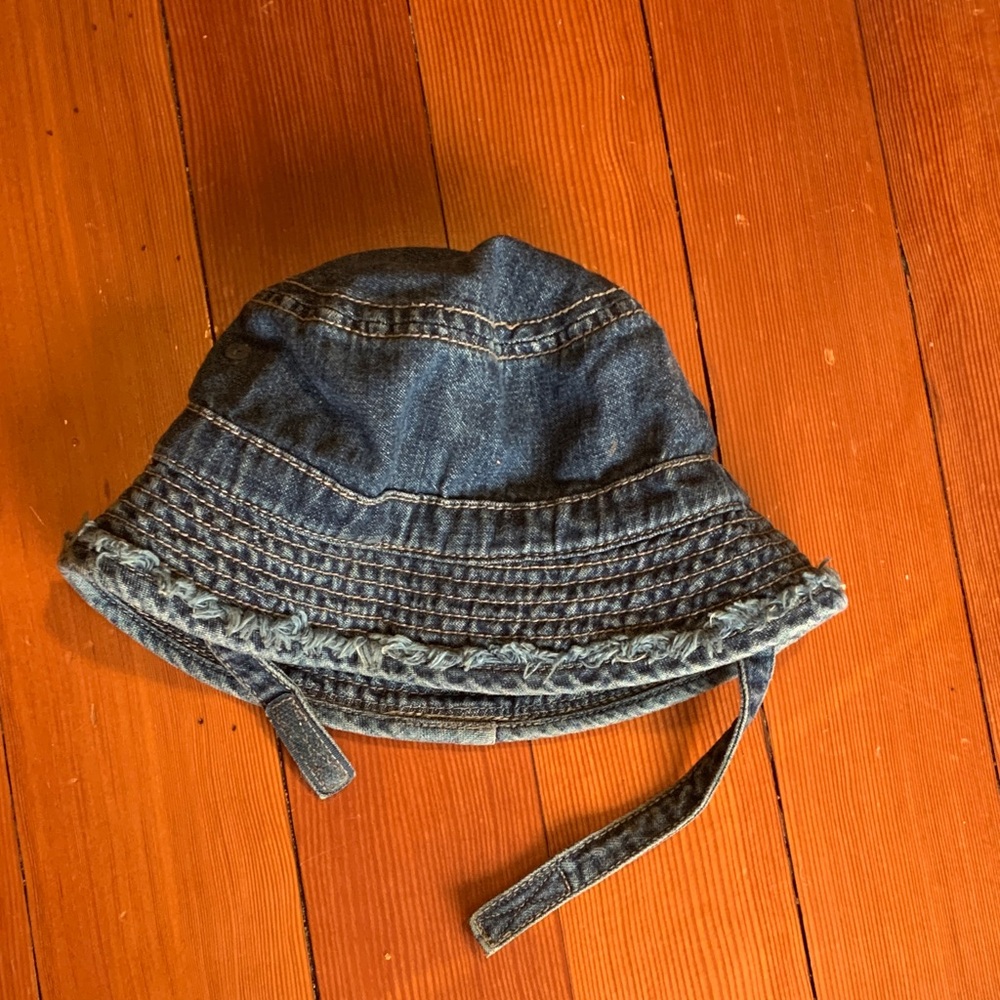 Denim baby Bucket Hat 6-12mo w Velcro chin strap